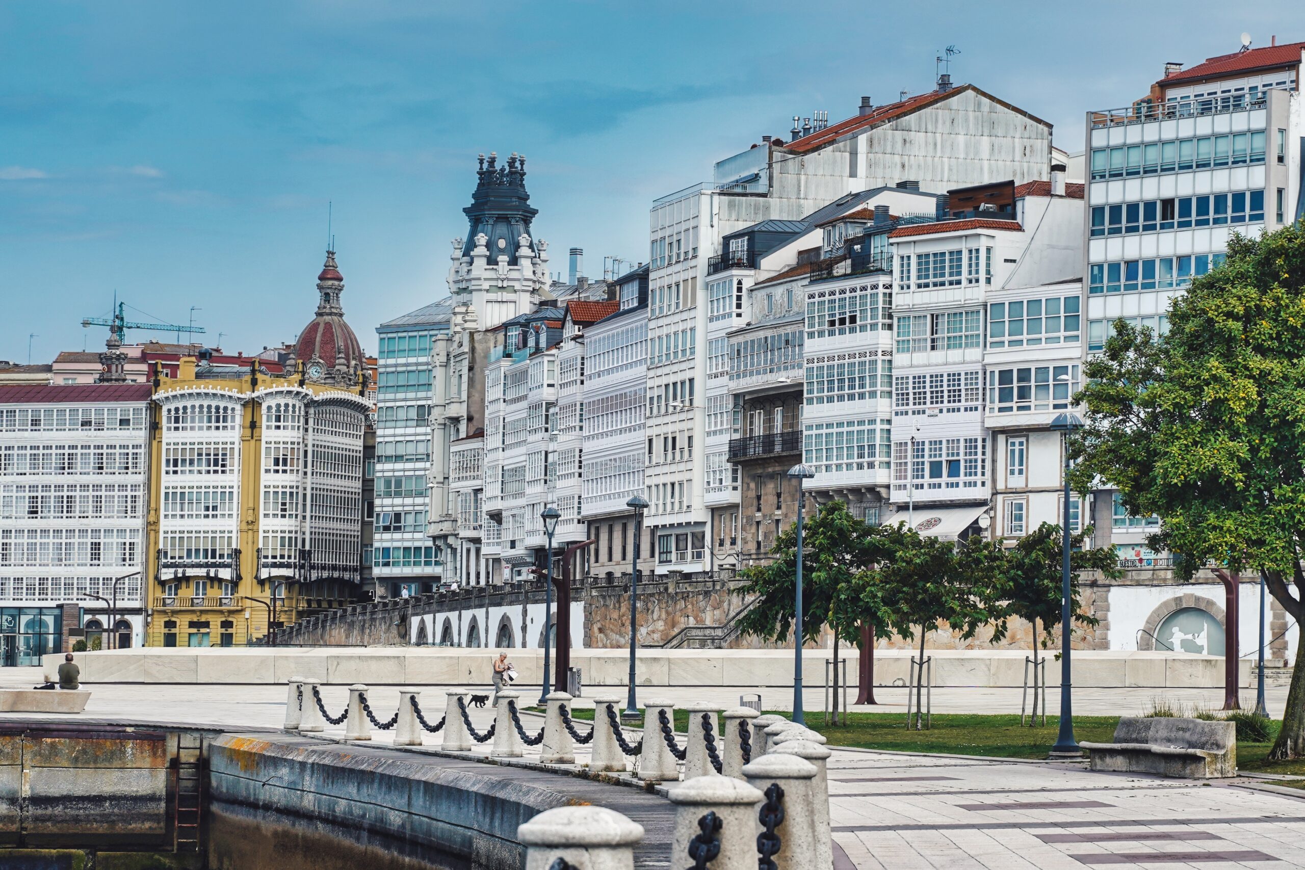 Análisis en profundidad del mercado inmobiliario de A Coruña: precios, oferta y perspectivas para 2025
