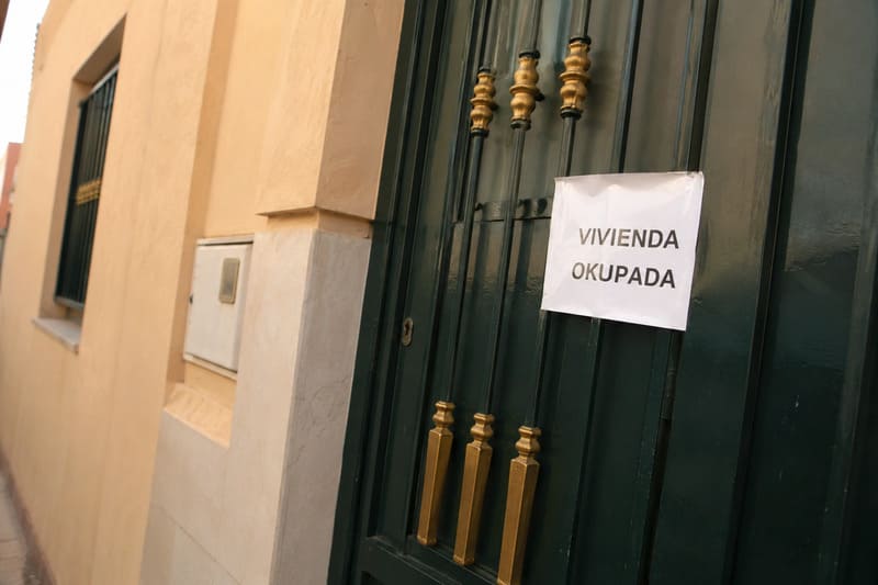 Okupa en mi vivienda: guía legal para propietarios